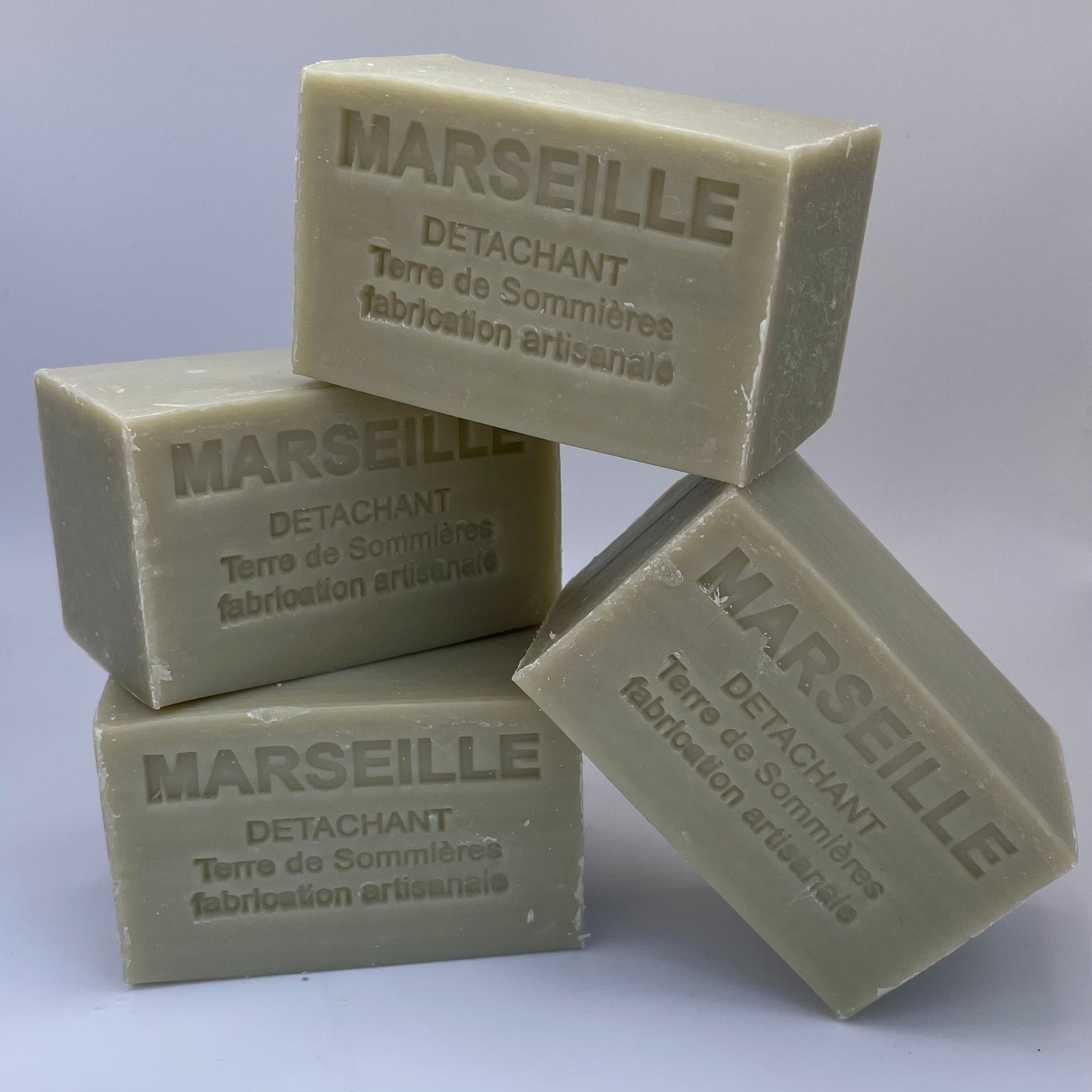 Savon détachant Limpeto à la terre de Sommière